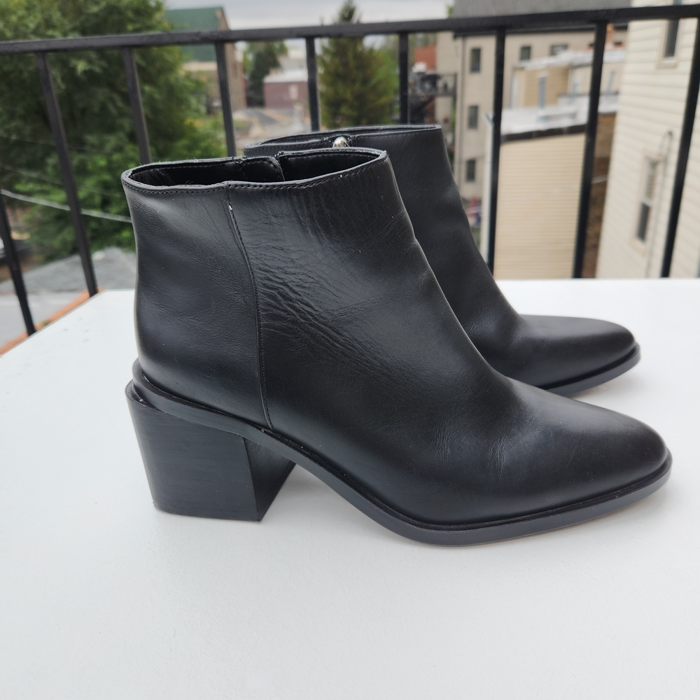 Vince Camuto Kelmi Leather Black Ankle Booties Size 8.5 - Picture 4 of 15